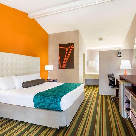 ฮาวเวิร์ด จอห์นสัน บาย วินด์แฮม ฟินิกซ์ แอร์พอร์ต/ดาวน์ทาวน์แอเรีย Hotel ฟีนิกซ์ ภายนอก รูปภาพ