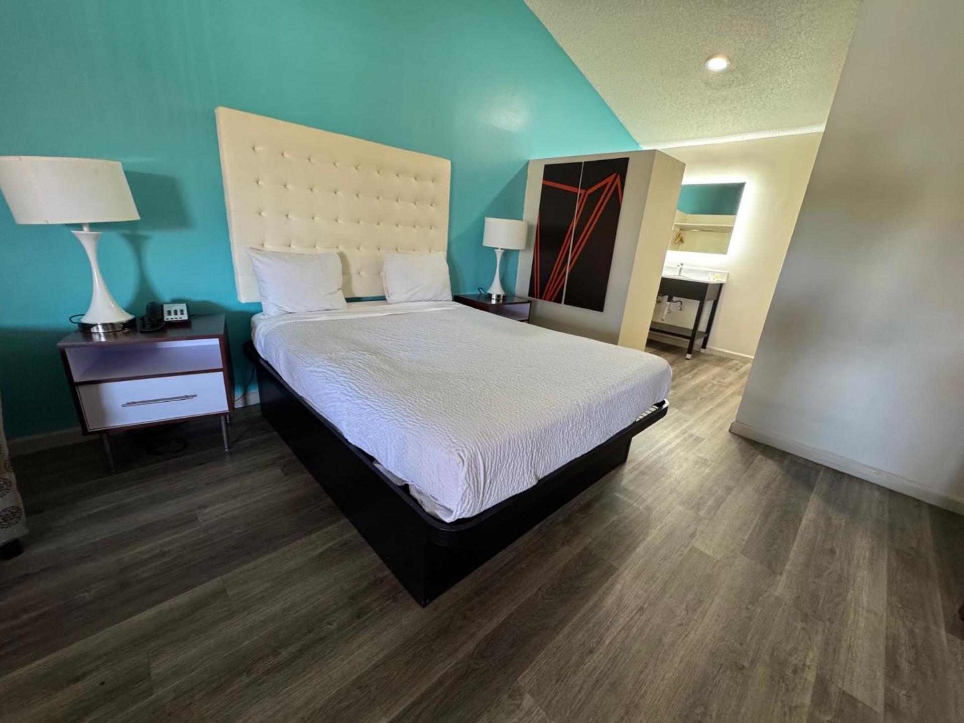 ฮาวเวิร์ด จอห์นสัน บาย วินด์แฮม ฟินิกซ์ แอร์พอร์ต/ดาวน์ทาวน์แอเรีย Hotel ฟีนิกซ์ ภายนอก รูปภาพ
